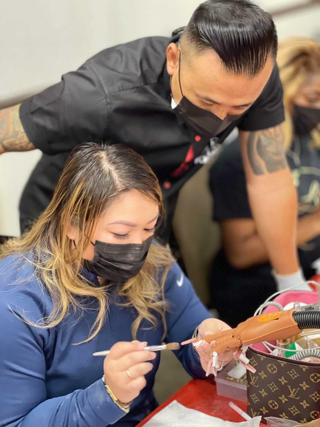 Rikki Siskaet teaching classes