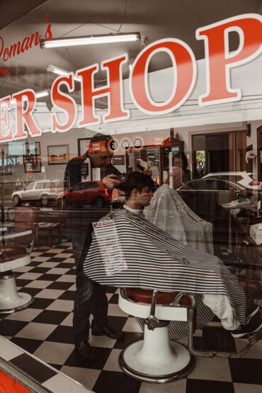 50 catchy and funny barber shop name ideas