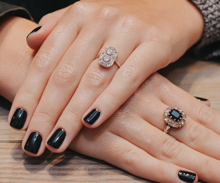 czarne Maniera Nail Bar