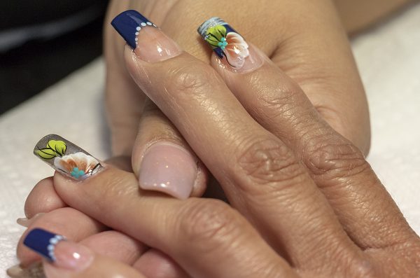 manicure with nail design