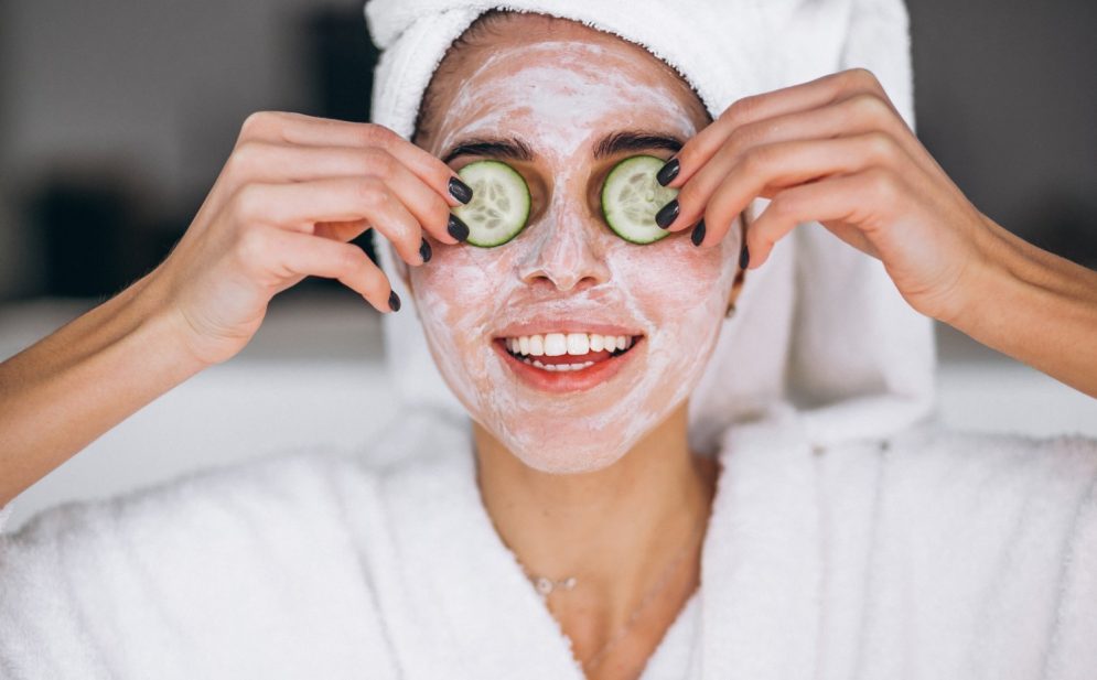 Portrait Woman Wearing Beauty Mask 995x617 